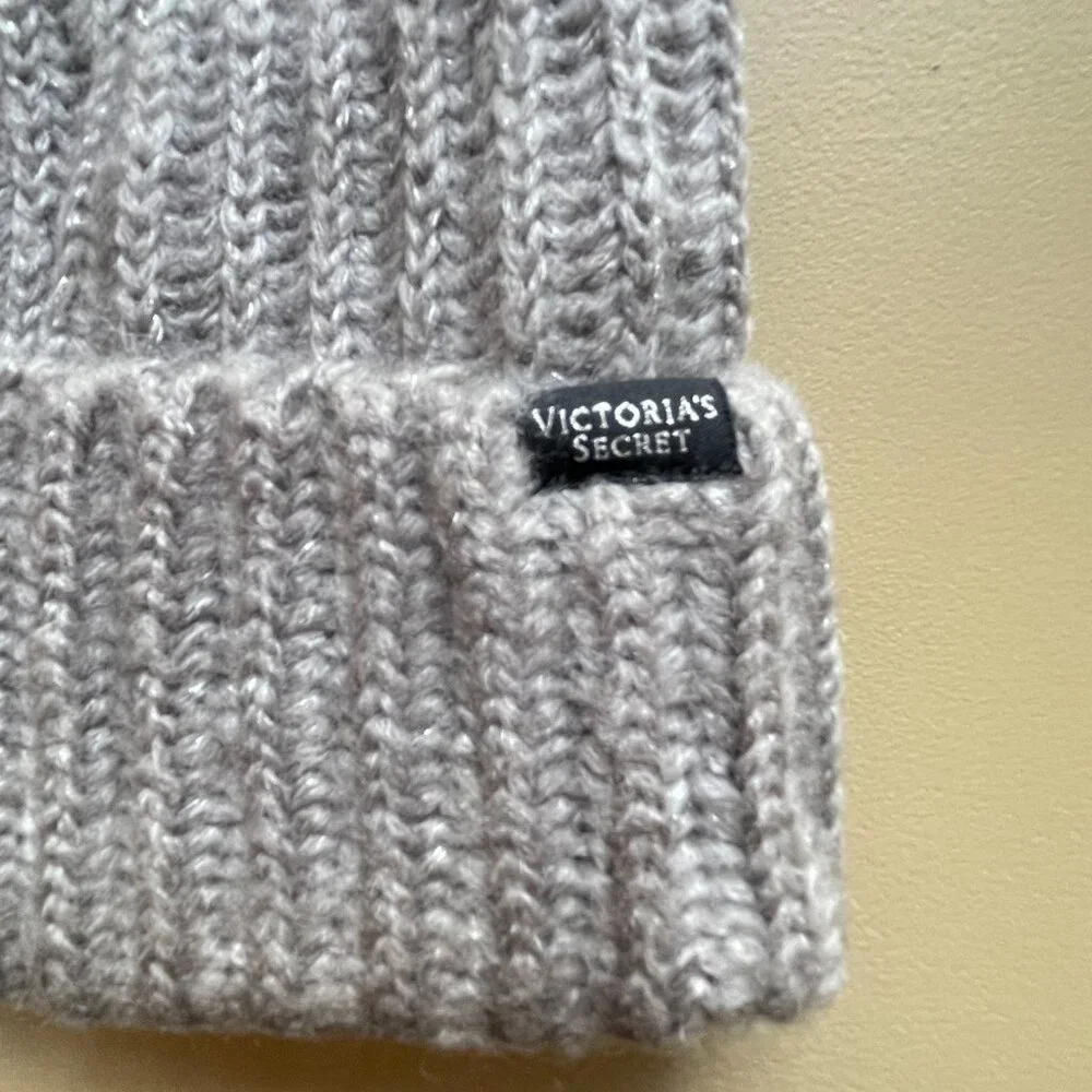 New Victoria's Secret Hat Snowflake Sparkle Gray Pom Pom Jewels Beanie Glam NWT